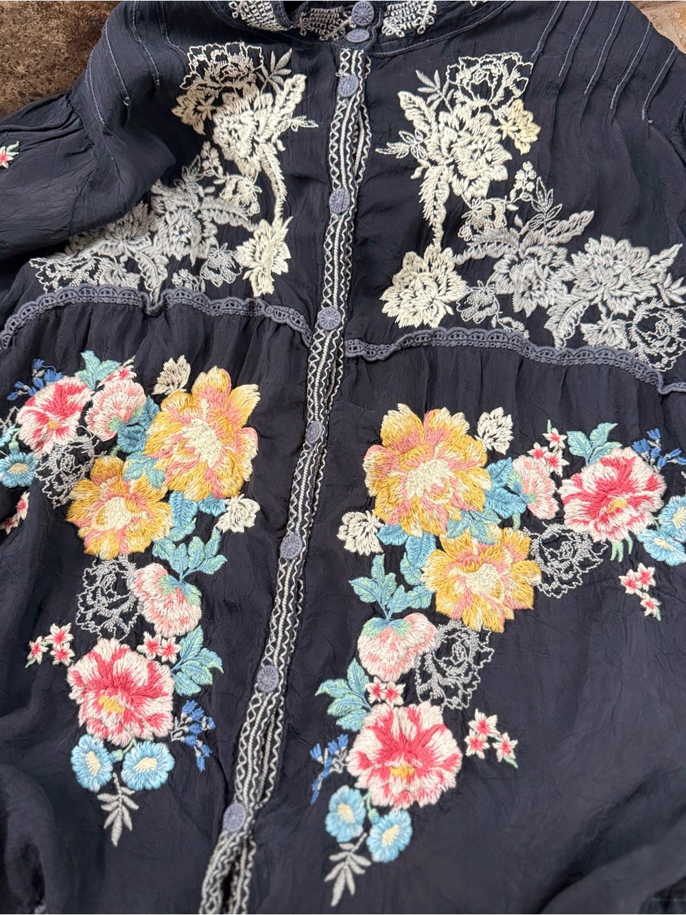 Johnny Was Embroidered Floral Cupra Rayon Blouse Black Boho Lace Trim Size L - Picture 5 of 5